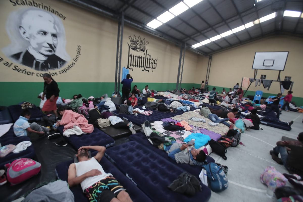 Migrantes hondureños comienzan a llegar a la capital