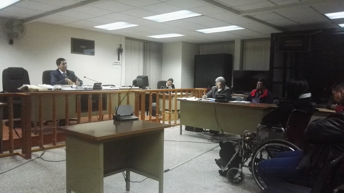 El juez Mynor Moto, le quitó cinco delitos al exalcalde de Chinautla, Arnoldo Medrano y el impone fianza por el caso <em>Vivienda Digna</em>. (Foto Prensa Libre: Jerson Ramos)