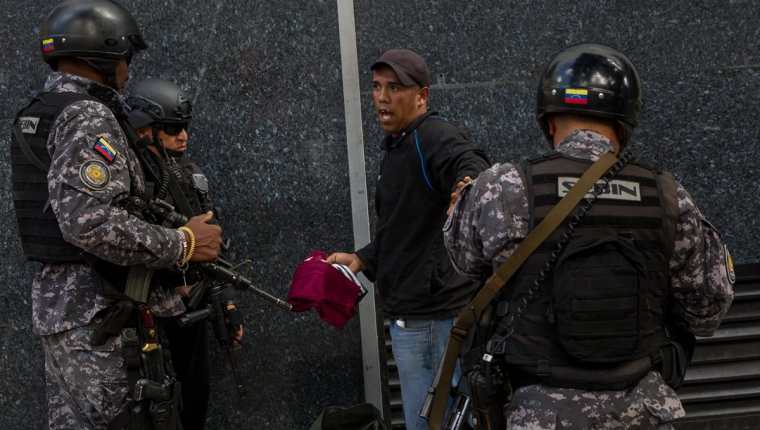 Venezuela se encuentra sumida en una crisis de violencia común. (Foto Prensa Libre: EFE).