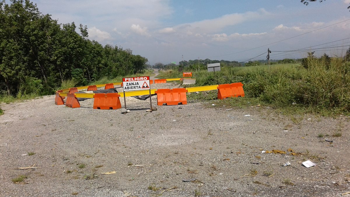 Ampliación de la carretera a cuatro carriles de aldea cocales, Patulul, hasta la frontera con México, a cargo de la empresa Odebrecht.(Foto Prensa Libre: Hemeroteca PL)