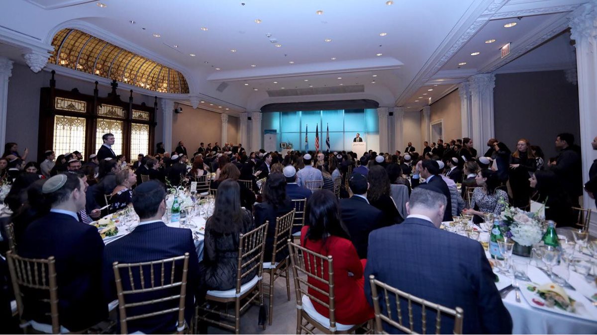 La cena con la comunidad judía finalizó la gira de trabajo del presidente Morales en Estados Unidos. (Foto Prensa Libre: Presidencia)