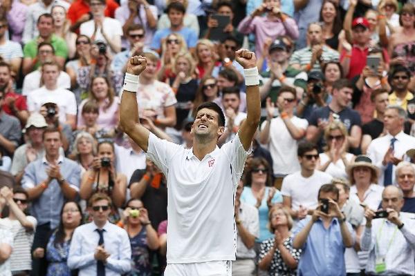 Novak Djokovic avanzó a la segunda ronda de Wimbledon. (Foto Prensa Libre: EFE)