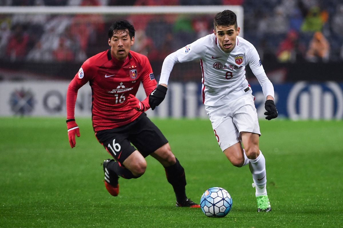 Oscar del Shanghai SIPG, falló un penalti en el duelo frente al Urawa Red Diamonds japonés. (Foto Prensa Libre: AFP)