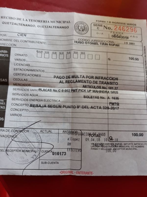 Debido a un acuerdo municipal, las multas de tránsito tienen descuento del 50 por ciento. (Foto Prensa Libre: Fred Rivera)