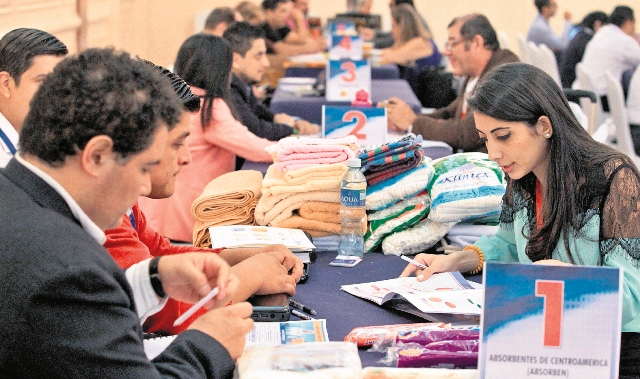 Empresarios tendrán ruedas de negocios con cámaras empresariales de Alemania. (Foto Prensa Libre: Álvaro Interiano)