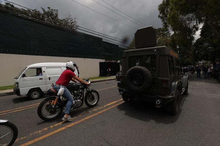 La congresista de origen guatemalteco, Norma Torres, se sumó al pedido por el uso de los jeep J8. (Foto Prensa Libre: AP)