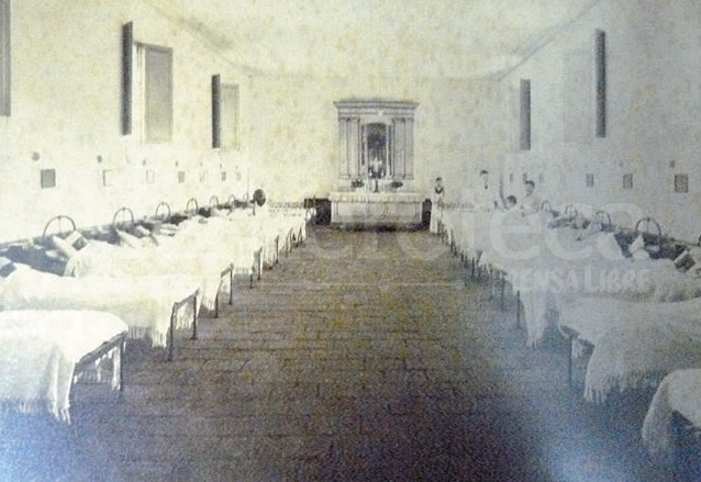 Una de las salas del Hospital San Juan de Dios a principios del siglo XX. (Foto: Hemeroteca PL)