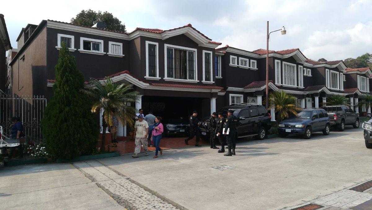 Los operativos se efectuaron en el residencial Las Victorias, ubicado en Palín, Escuintla. (Foto Prensa Libre: Cortesía PNC)