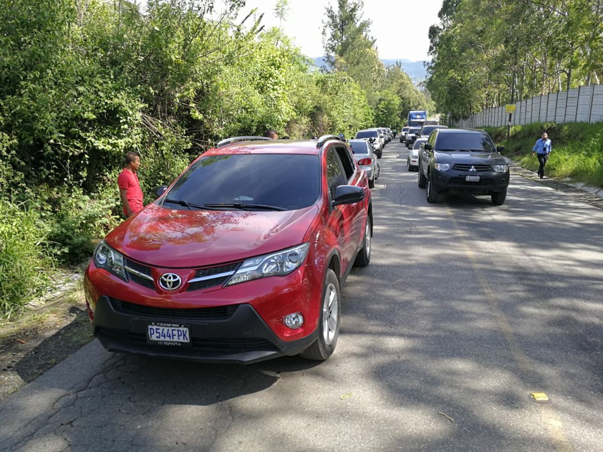 Camioneta agrícola en la que se transportaba la abogada que fue secuestrada en Villa Nueva. (Foto Prensa Libre: Estuardo Paredes).