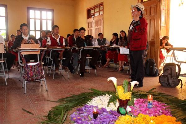 Desde el 2011 funciona, en Nebaj, Quiché,  la Universidad Ixil, que  forma a    líderes para  que trabajen por  sus comunidades.
