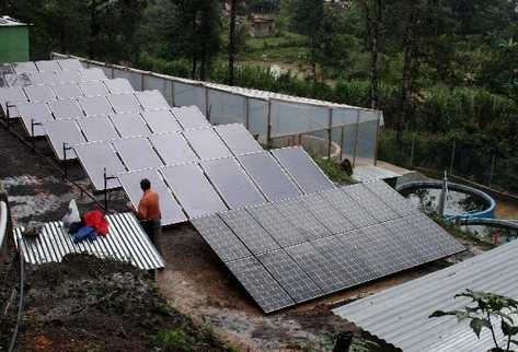 El uso de panales solares en viviendas del área metropolitana incrementó en 122 por ciento y se proyecta con más demanda. (Foto Prensa Libre: Hemeroteca PL)