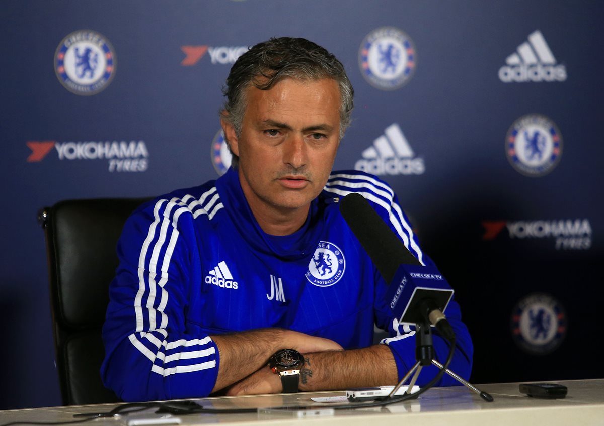 El entrenador del Chelsea, José Mourinho compareció este viernes frente a los medios. (Foto Prensa Libre: AP)