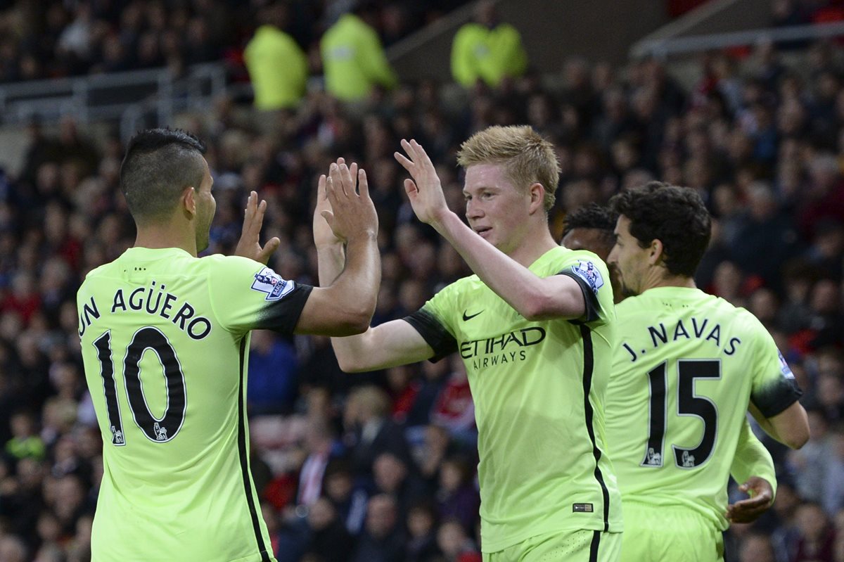 El técnico Manuel Pellegrini afirma que el Kun Agüero estará preparado para enfrentar al West Ham. (Foto Prensa Libre: AFP)
