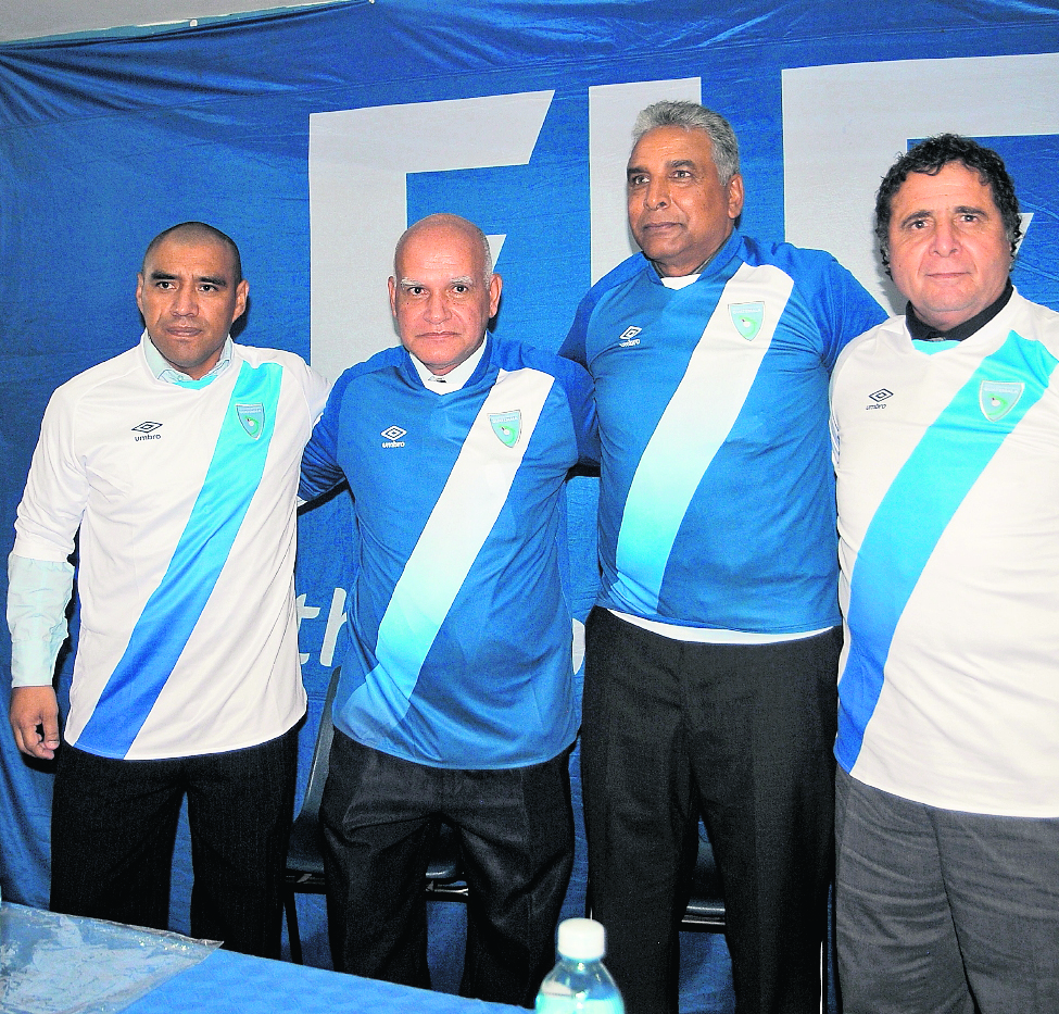 El exjugador Juan Carlos Plata, integrante del Comité de Regularización de la Fedefut, no duda de la capacidad que tiene Wálter Claverí y sigue confiando en sus destrezas (Foto Prensa Libre: Hemeroteca PL)