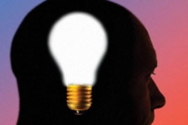 Las ideas brillantes son producto de la creatividad.<br mce_bogus="1"/>