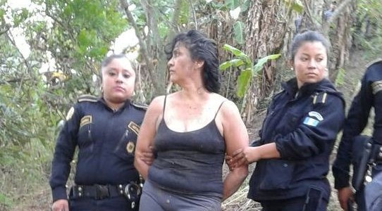 La Patrona, es recapturada luego de intentar fugarse de la cárcel Santa Teresa de la zona 18. (Foto Prensa Libre: Cortesía)