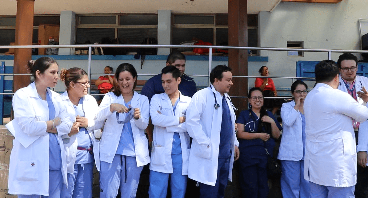 El viernes último, los médicos del Hospital Regional de Cuilapa, Santa Rosa, anunciaron medidas de hecho ante la falta de pago de salarios. (Foto Prensa Libre: Hugo Oliva)