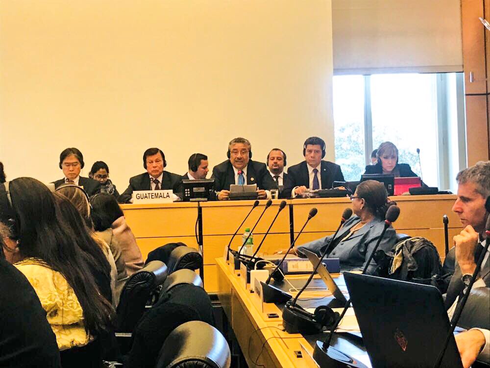 El presidente de la CSJ, José Antonio Pineda Barales, se dirige al panel de expertos de ONU en Ginebra. (Foto Prensa Libre: Hemeroteca PL)