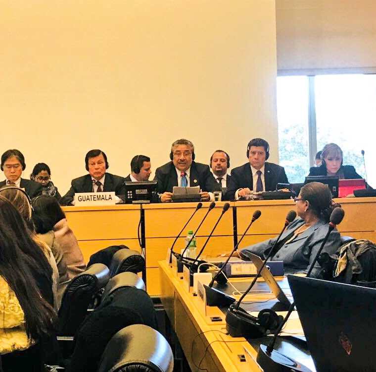 El presidente de la CSJ, José Antonio Pineda Barales, se dirige al panel de expertos de ONU en Ginebra. (Foto Prensa Libre: Hemeroteca PL)