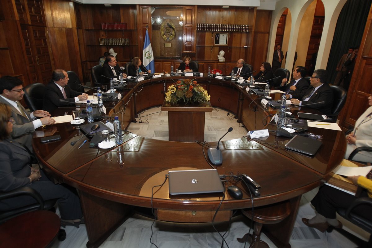 Pleno de magistrados de la Corte Suprema de Justicia, durante la reunión para la elección del presidente del OJ.(Foto Prensa Libre: Paulo Raquec)