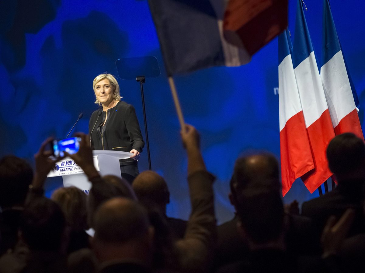 Le Pen promete limitar la inmigración a Francia. (Foto Prensa Libre: EFE)