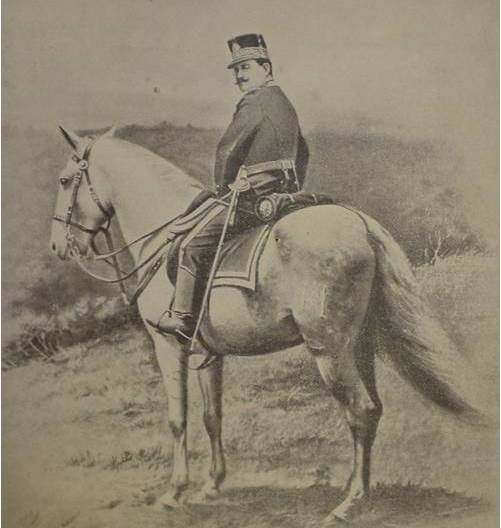 Reina Barrios durante unos ejercicios militares en el Campo Marte. Foto tomada el 28 de junio de 1896.