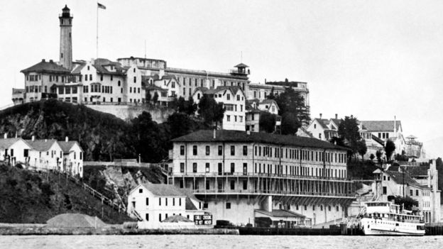 En los años 30, la prisión federal de Alcatraz era la principal cárcel de máxima de seguridad de Estados Unidos. GETTY IMAGES