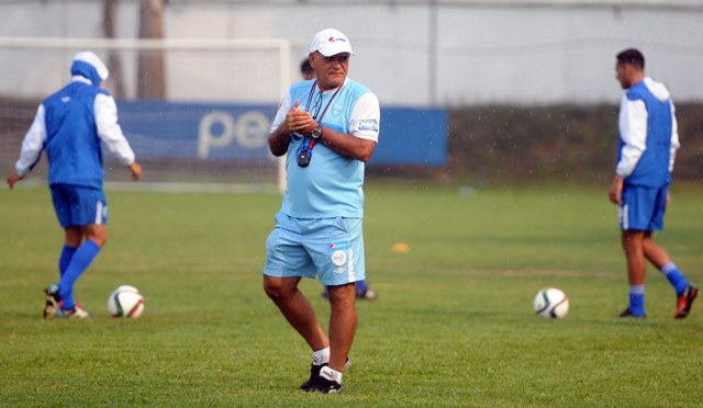 Wálter Claverí observará a la Bicolor frente a Venezuela, mañana en Miami. (Foto Prensa Libre: Hemeroteca)