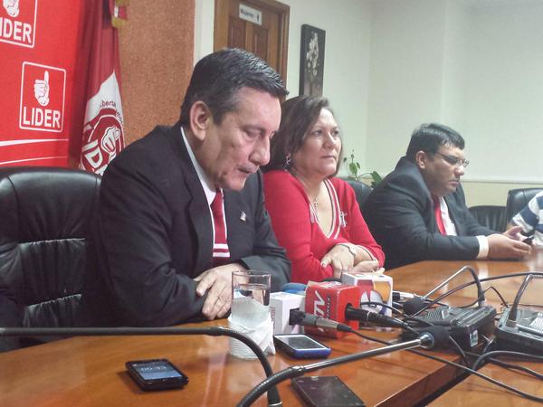 El Comité Ejecutivo de Líder decidió separar de ese partido al diputado Baudilio Hichos. (Foto Prensa Libre: J. Gramajo)