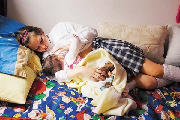 Es importante conocer las necesidades de un padre o madre adolescente.