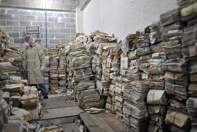 El Archivo de la extinta Policía Nacional fue localizado en un estado deplorable el 5 de julio de 2005. (Foto: Hemeroteca PL)