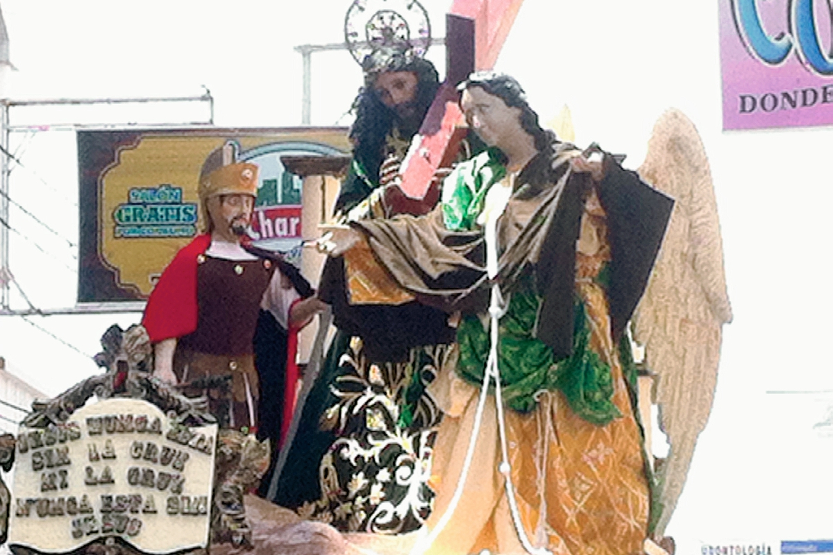 Jesús del Calvario recorre calles de Chiquimula. (Foto Prensa Libre: Edwin Paxtor)