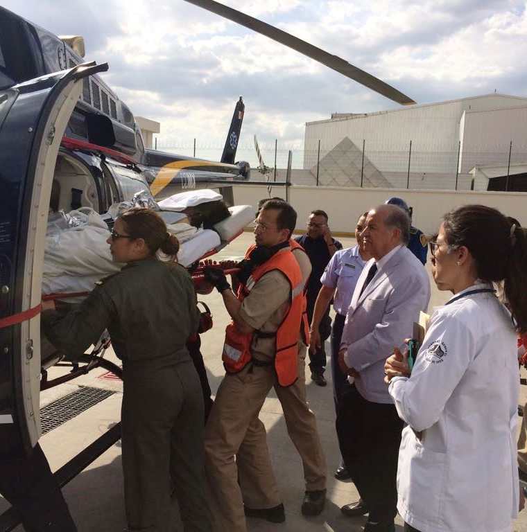 En el Instituto Nacional de Rehabilitación de México, cinco guatemaltecos permanecen en cuidados intensivos. (Foto Prensa Libre: @SEMAR_mx)