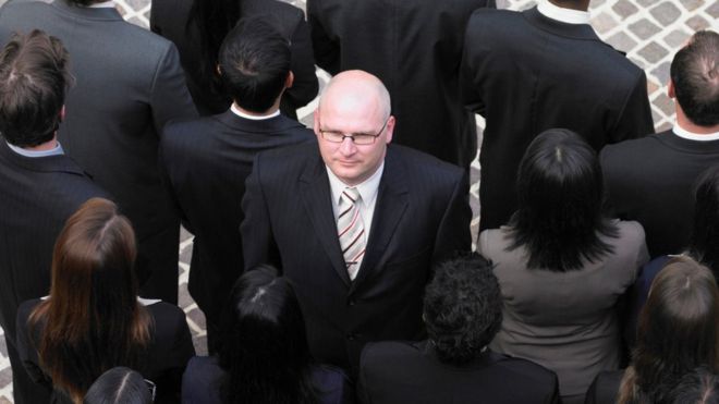 Muchos hombres le dan más importancia a tener cabello que dinero o amigos. (Thinkstock)