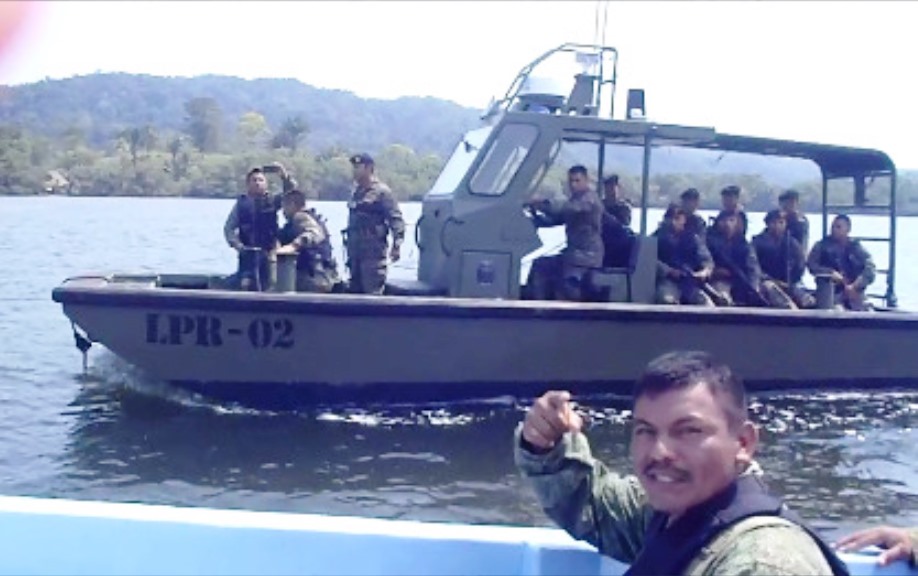 Soldados guatemaltecos sorprenden a tropa beliceña en el río Sarstún, Petén. (FotoPrensa Libre: Facebook)