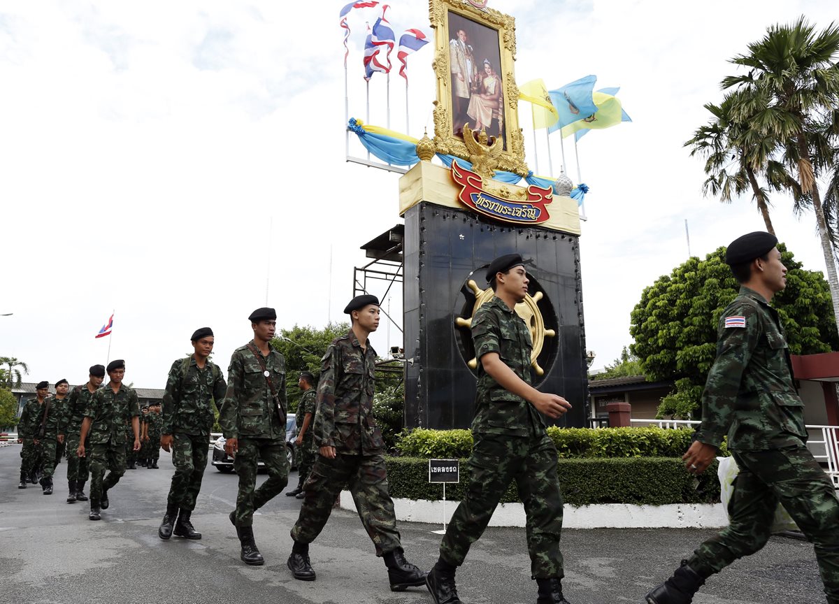 Tailandeses votan en referendo sobre nueva Constitución de la junta militar. (Foto Prensa Libre: AFP)