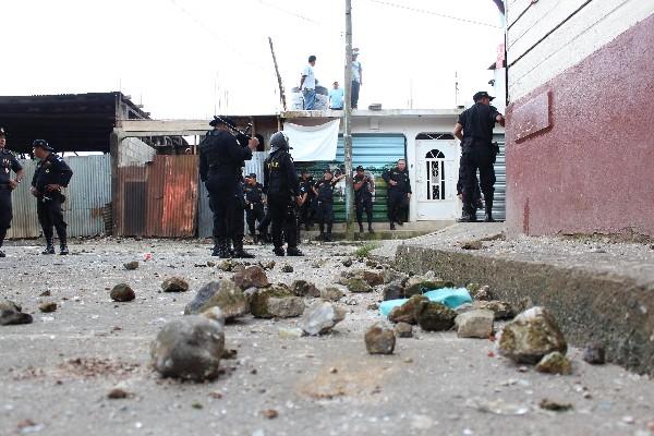 Piedras con las que   atacaron a la Policía.