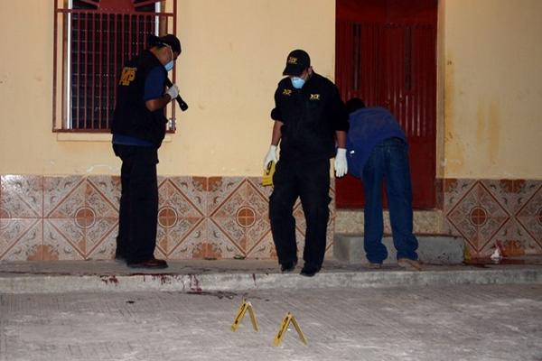 Un hombre muerto y dos más heridos dejó balacera en Jalapa. (Foto Prensa Libre: Hugo Oliva)<br _mce_bogus="1"/>