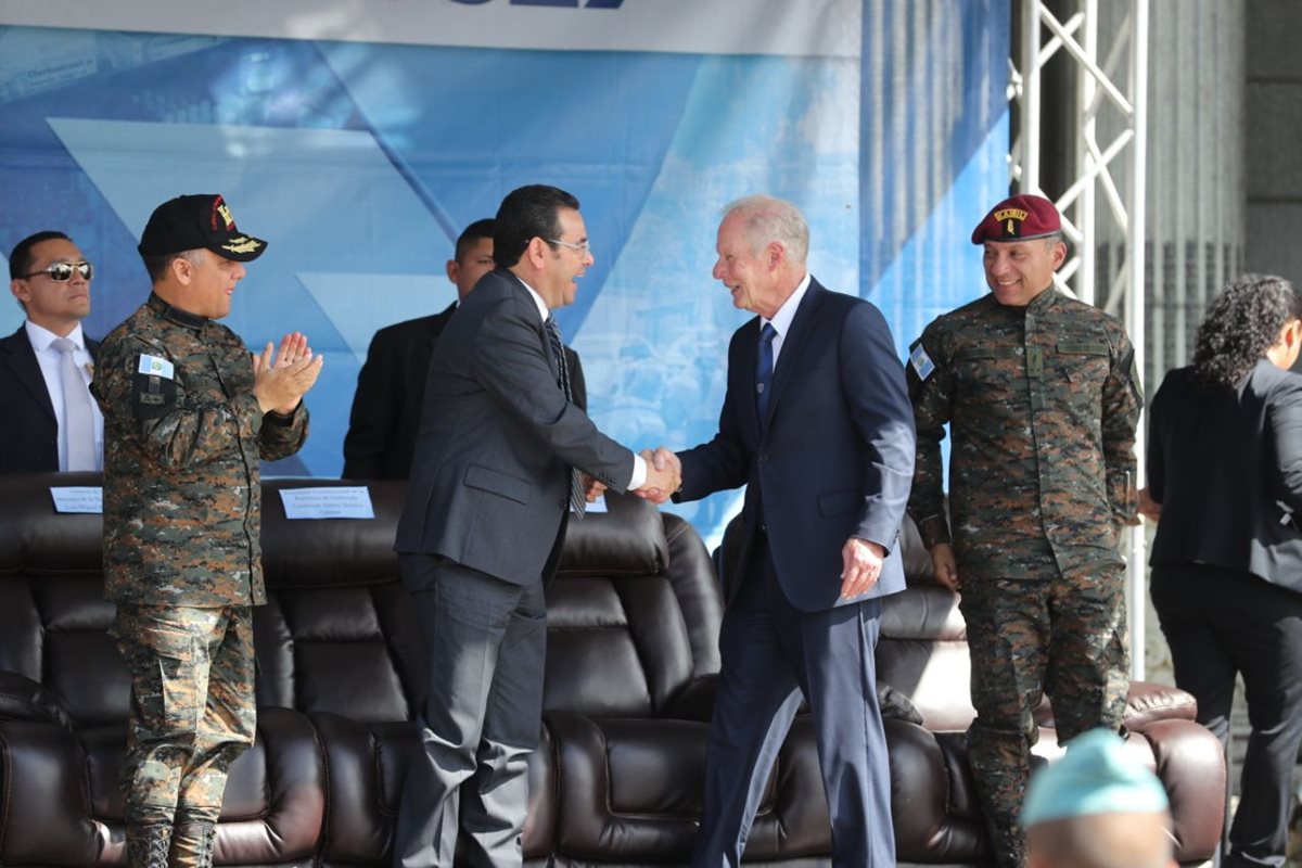 La Presidencia nuevamente compartió una actividad con el alcalde capitalino. (Foto Prensa Libre: Érick Ávila)