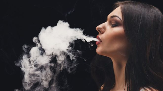 La EPOC afecta principalmente a quienes viven expuestos a los humos del tabaco. GETTY IMAGES
