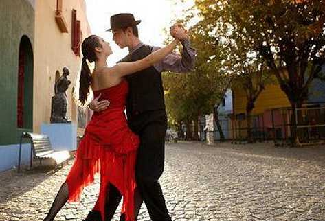El tango es el baile que por tradición identifica a Argentina