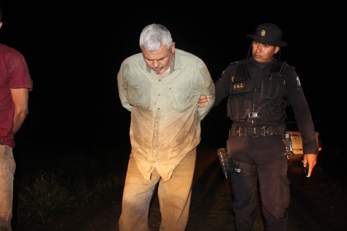 El coronel del Ejército de Guatemala Otto Fernando Godoy Cordón fue aprehendido en Poptún, Petén. (Foto Prensa Libre: PNC)