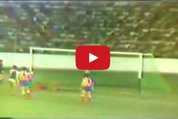 Video que recuerda el día en que Deportivo Suchitepéquez derrotó al Atlético de Madrid. (Foto Prensa Libre: cortesía Youtube)