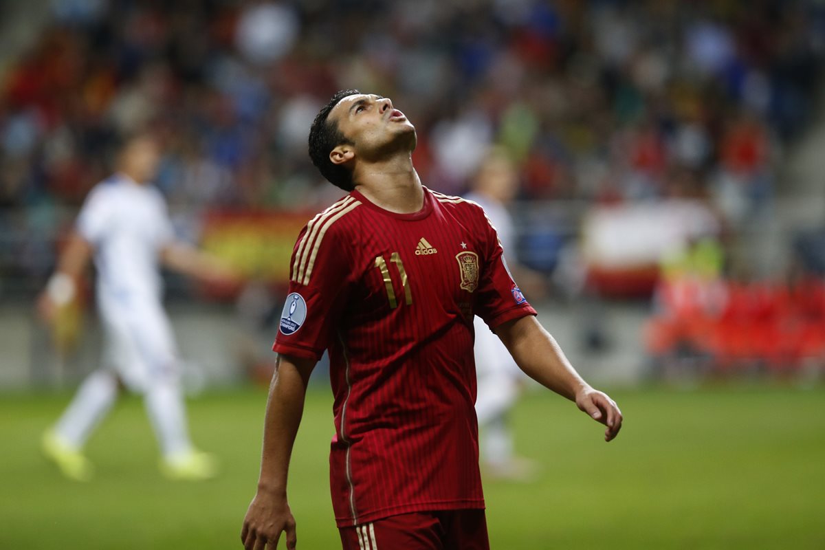 El jugador del Chelsea y de la selección española Pedro Rodríguez asegura que la Roja ha recuperado “su mejor versión”. (Foto Prensa Libre: AFP)