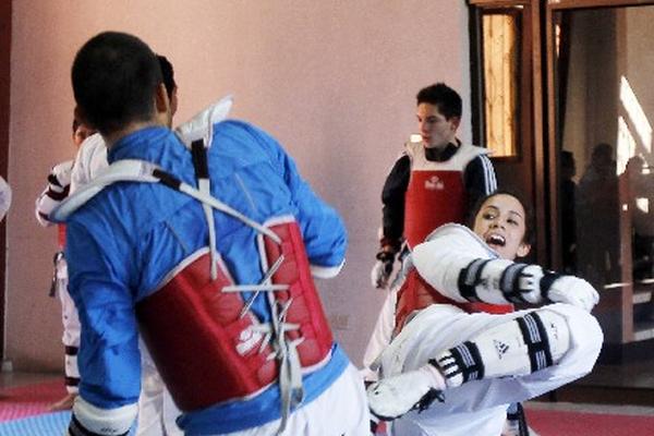 Elizabeth Zamora es una de las principales exponentes nacionales en taekwondo. (Foto Prensa Libre: Eduardo González)
