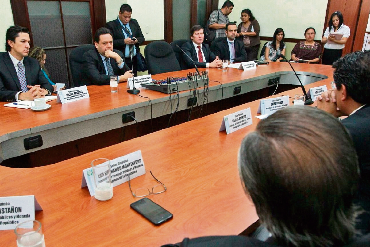 La Comisión de Finanzas acordó ayer efectuar otros cambios al dictamen.(Foto Prensa Libre: Álvaro Interiano)