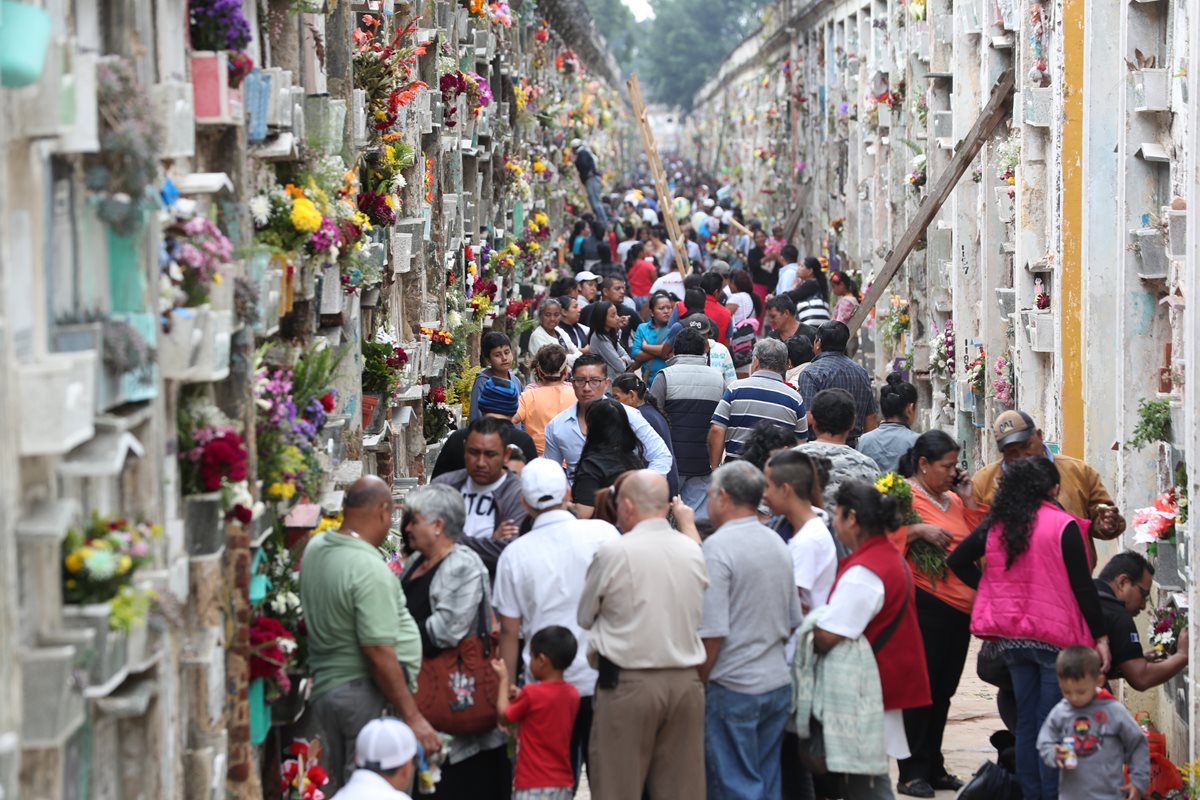 En el cementerio General coinciden hasta cinco inhumaciones en el mismo lugar según administradores (Prensa Libre: Hemeroteca PL)
