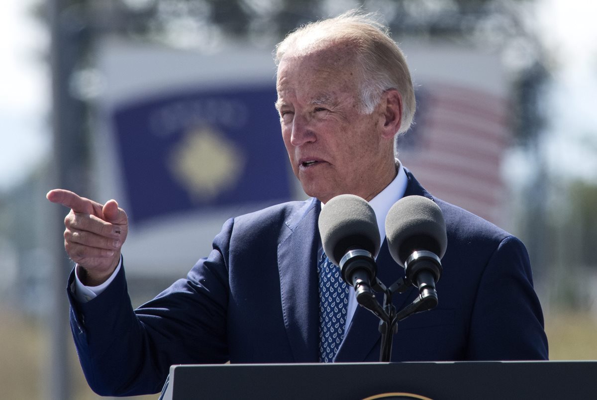 Joe Biden, vicepresidente de Estados Unidos, defiende la política de asilo a centroamericanos que huyen de la violencia. (Foto Prensa Libre: EFE)