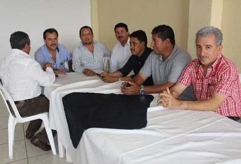 Varios de los 14 alcaldes de Jutiapa que señalan abuso de poder del gobernador