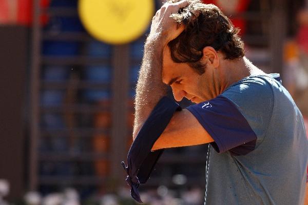 Roger Federer cayó ante Jeremy Chardy en el Torneo de Roma. (Foto Prensa Libre: AP)